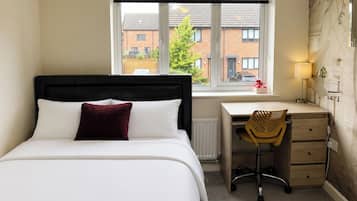 4 bedrooms, iron/ironing board, free WiFi, bed sheets