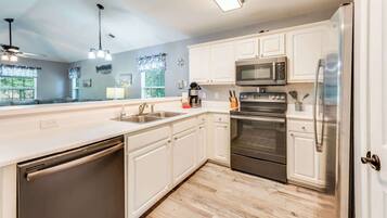 Fridge, microwave, stovetop, dishwasher