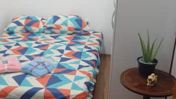 2 quartos, ferros/tábuas de passar roupa, Wi-Fi, roupa de cama