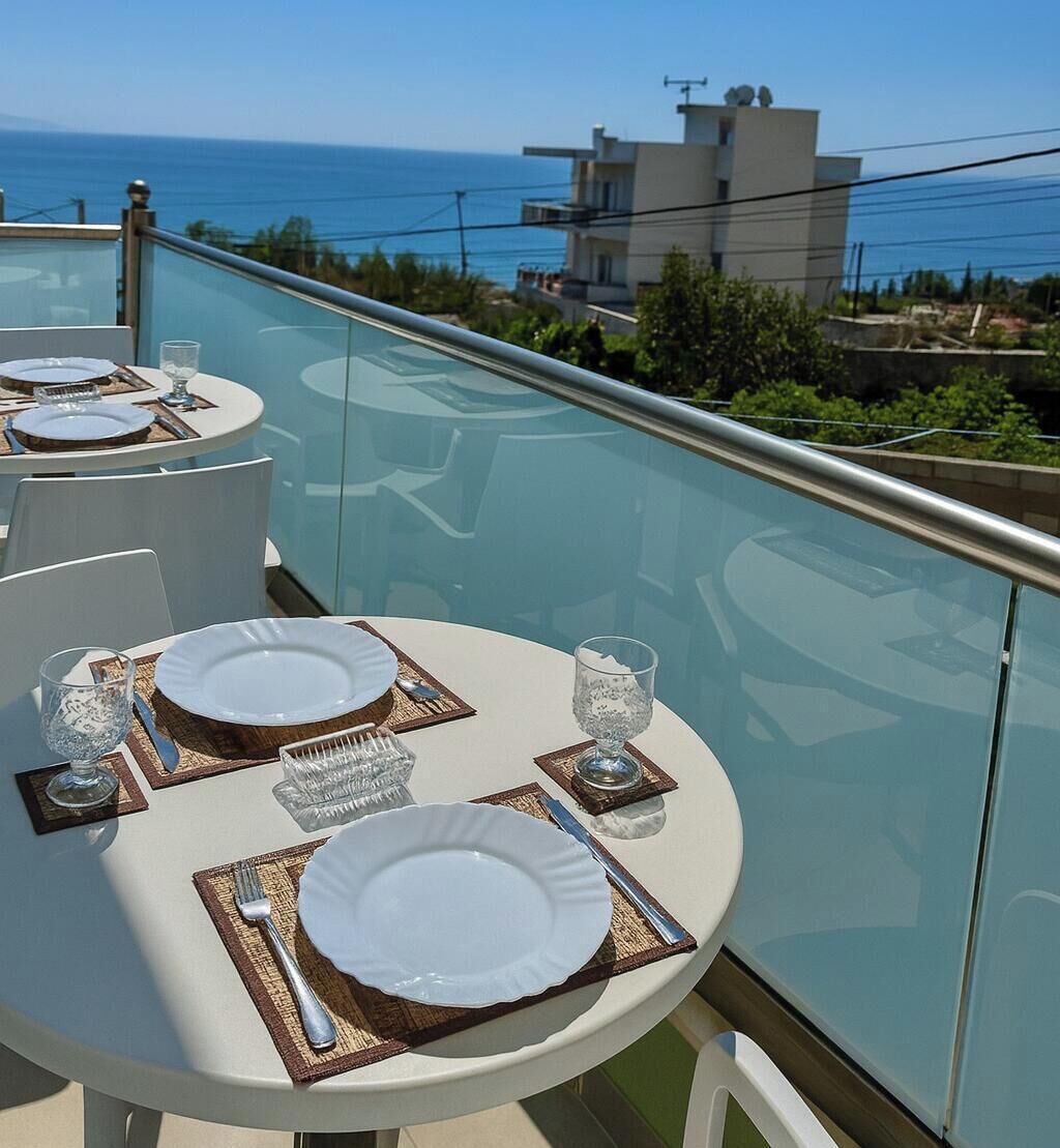 Apartamento superior, sacada, vista para o mar | Fachada