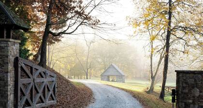 Gather at the Millhouse Lodge, 6-bedroom lodge, sleeps 30