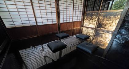 A one-bedroom inn where you can stay in a space away from the city and stay in art.