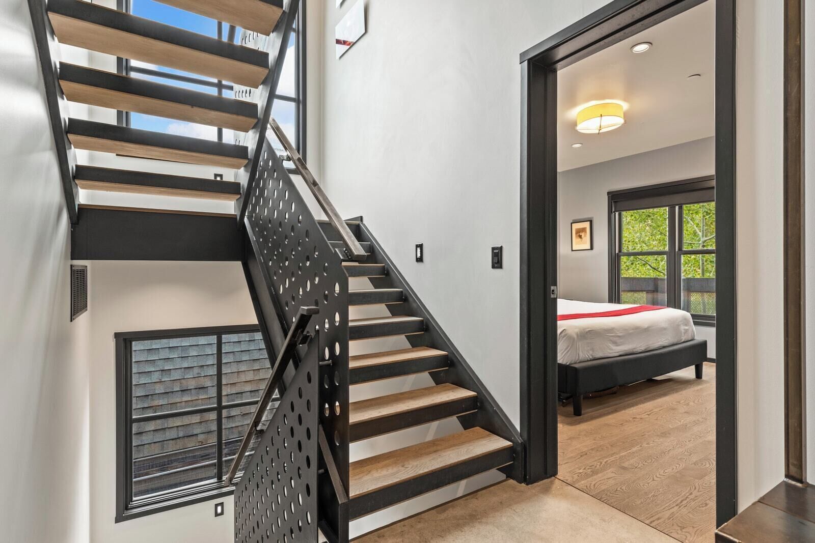 11 bedrooms, iron/ironing board, WiFi, bed sheets