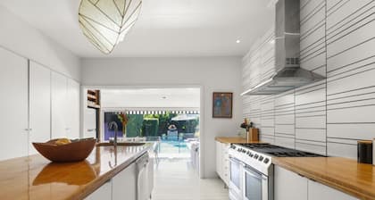 Stylish Tropical Family Retreat with Private Pool Near Cairns Esplanade