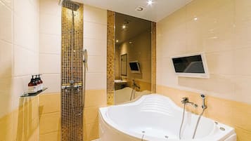 Hair dryer, towels, shampoo, toilet paper