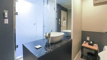 Deluxe Double Room, City View | Bathroom | Slippers