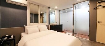 Gamdong Hotel