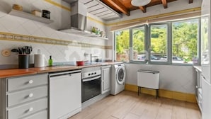 Private kitchen - La Casina de Pepa - country house in Roiz, birthplace of Juan de Herrera (Roiz)