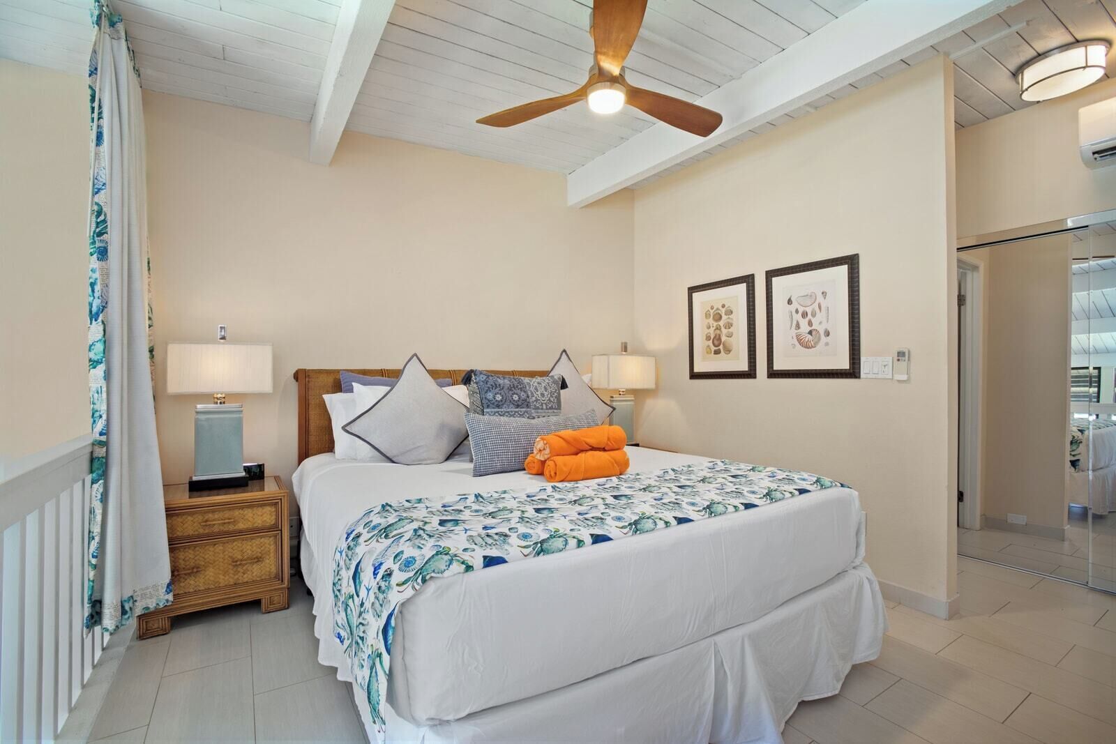 4 bedrooms, iron/ironing board, WiFi, bed sheets