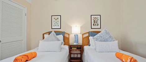 6 chambres, fer et planche à repasser, Wi-Fi, draps fournis