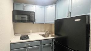 Unclassified image, 5 of 39, button - Studio 6 Suites Warsaw, IN  (Warsaw)