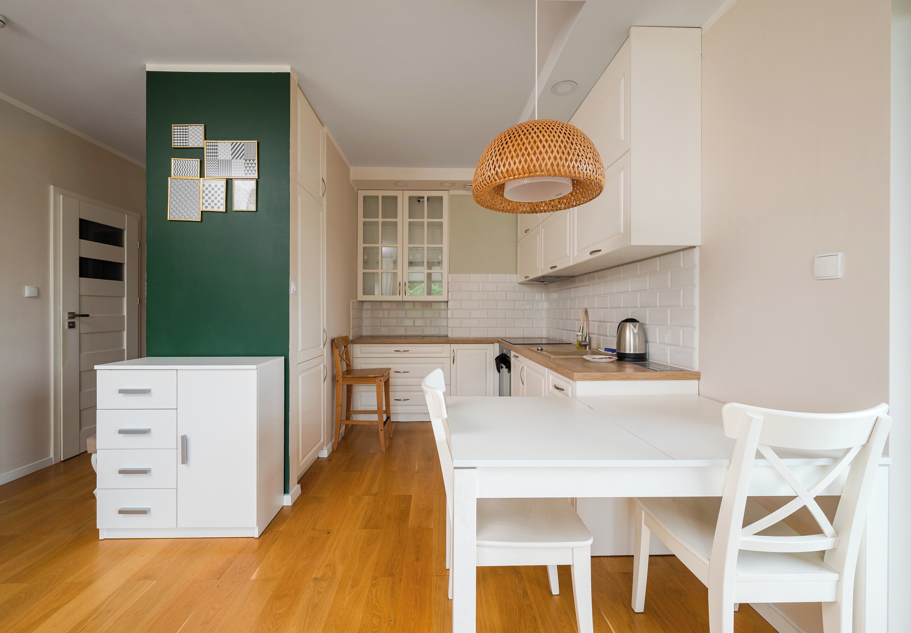 Fridge, oven, stovetop
