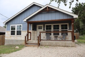 Exterior - Relax & Unwind at Beautiful Canyon Lake - 3 Bedroom Home (Canyon Lake)