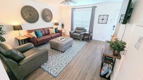 Sleep 6•Pet Friendly•Fully Stocked in East Bernard