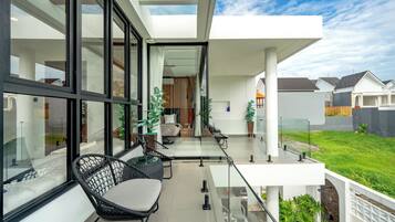 Villa | Balcony
