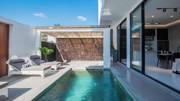 Outdoor pool, sun loungers