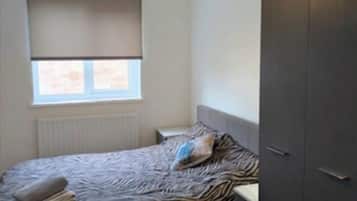 1 chambre, fer et planche à repasser, Wi-Fi, draps fournis