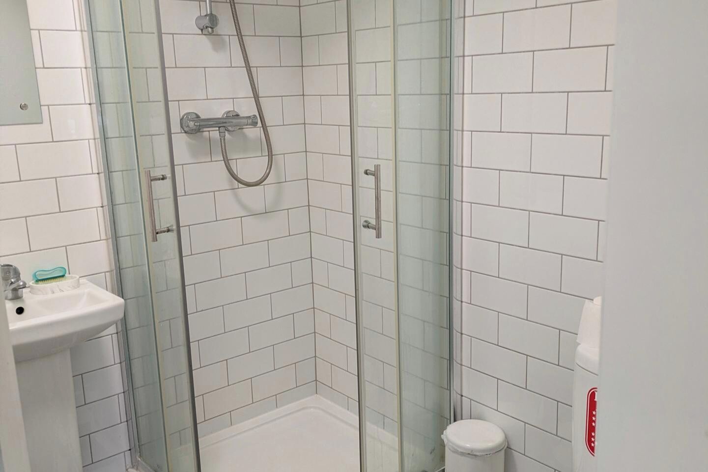 Shower, towels
