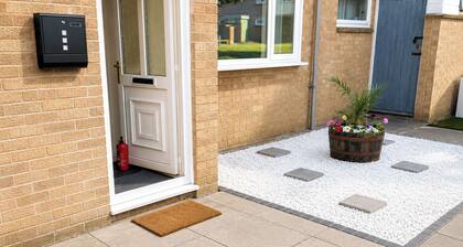 Tranquil 4 Bed Mid terrace in Corby