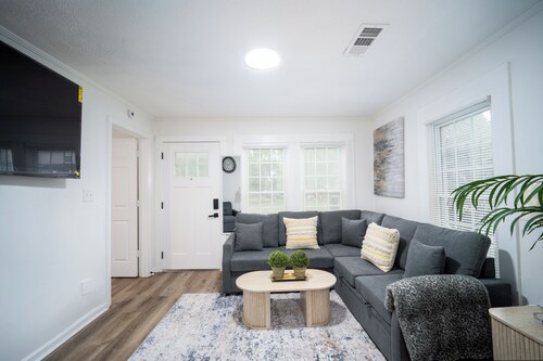 Chestnut Haven. Sleeps 9/Ideal for Families and Workers. Close to 1-75 + FVSU.