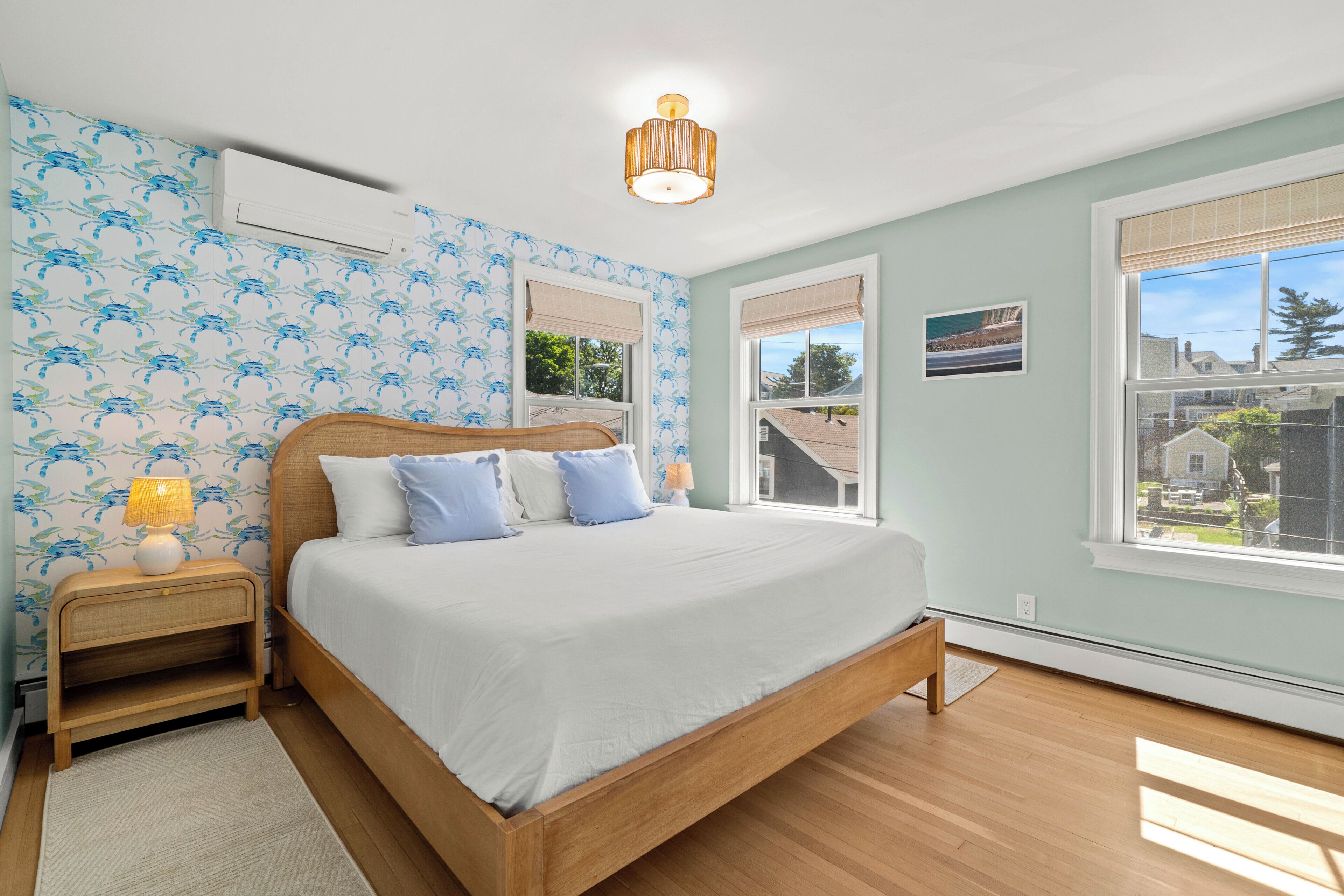 4 室のベッドルーム、デスク、アイロン / アイロン台、旅行用ベビーベッド. Walkable Harbor Home in Marblehead: Family-friendly, Dogs Welcome + Parking