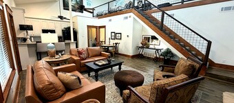 Southlake Guest House with Refined Texas Charm -- Perfect for World Cup Matches