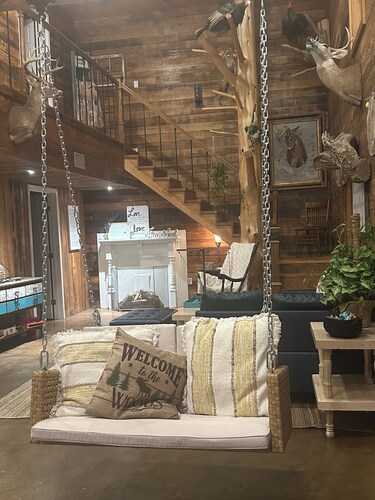 Serene 2-bedroom bed & breakfast four miles from Lake Okhissa in Meadville