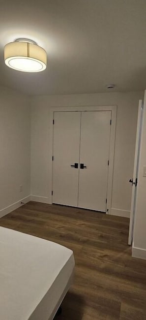 Brand New: 2 Bedrooms + Large Den | Laundry | Fast internet Reviews ...