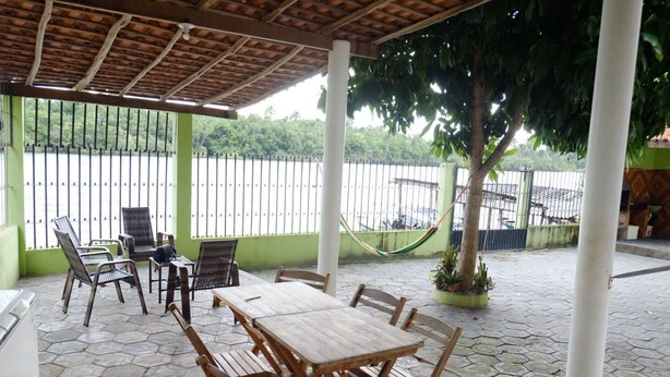 Khu ẩm thực ngoài trời