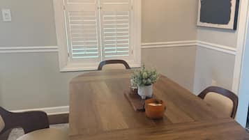 Townhome, City View | Dining