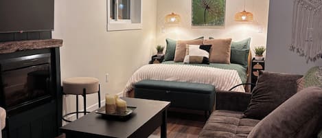 Smart TV, fireplace