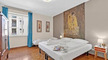 4 bedrooms, iron/ironing board, WiFi (free), bed sheets