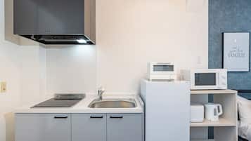 Fridge, microwave, stovetop, toaster
