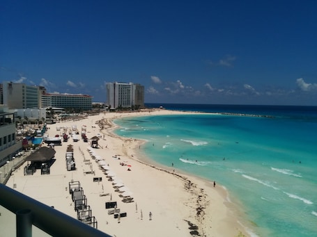 Deluxe Beachfront Suite Cancun Hotel Zone Full Kitchen Fits Up to 4 People