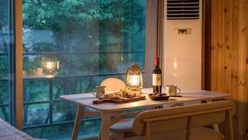 Basic Room, 1 Bedroom (Diamond 2F (Couple & Family Room)) | 1 bedroom, WiFi (free)