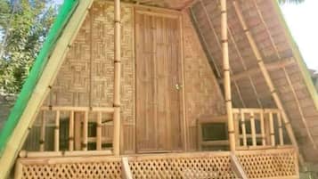 Kamar Double Klasik, balkon, pemandangan kolam renang | Eksterior