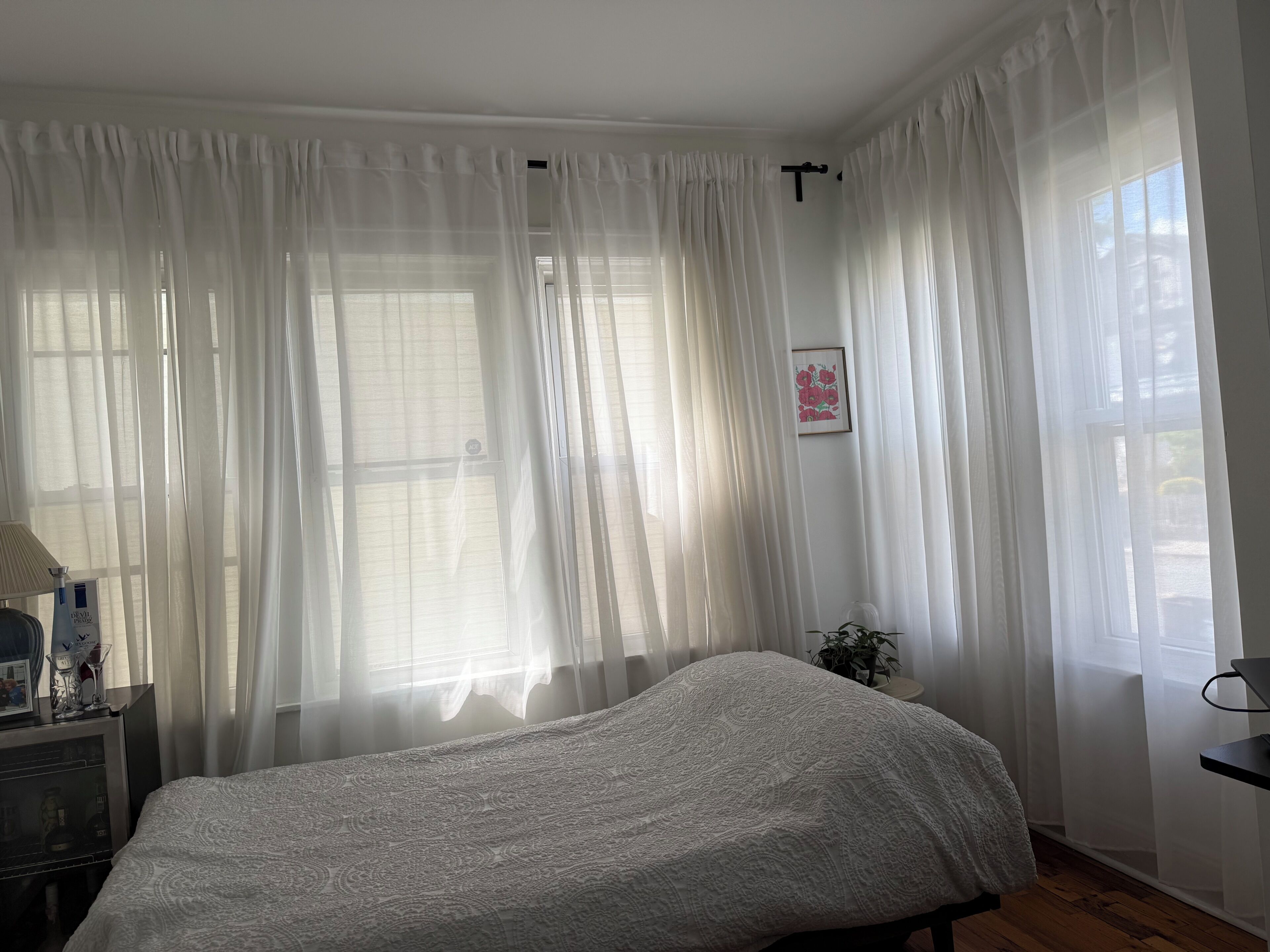 WiFi, bed sheets
