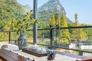 Superior Suite, Patio, Lake View | Bahagian dalam