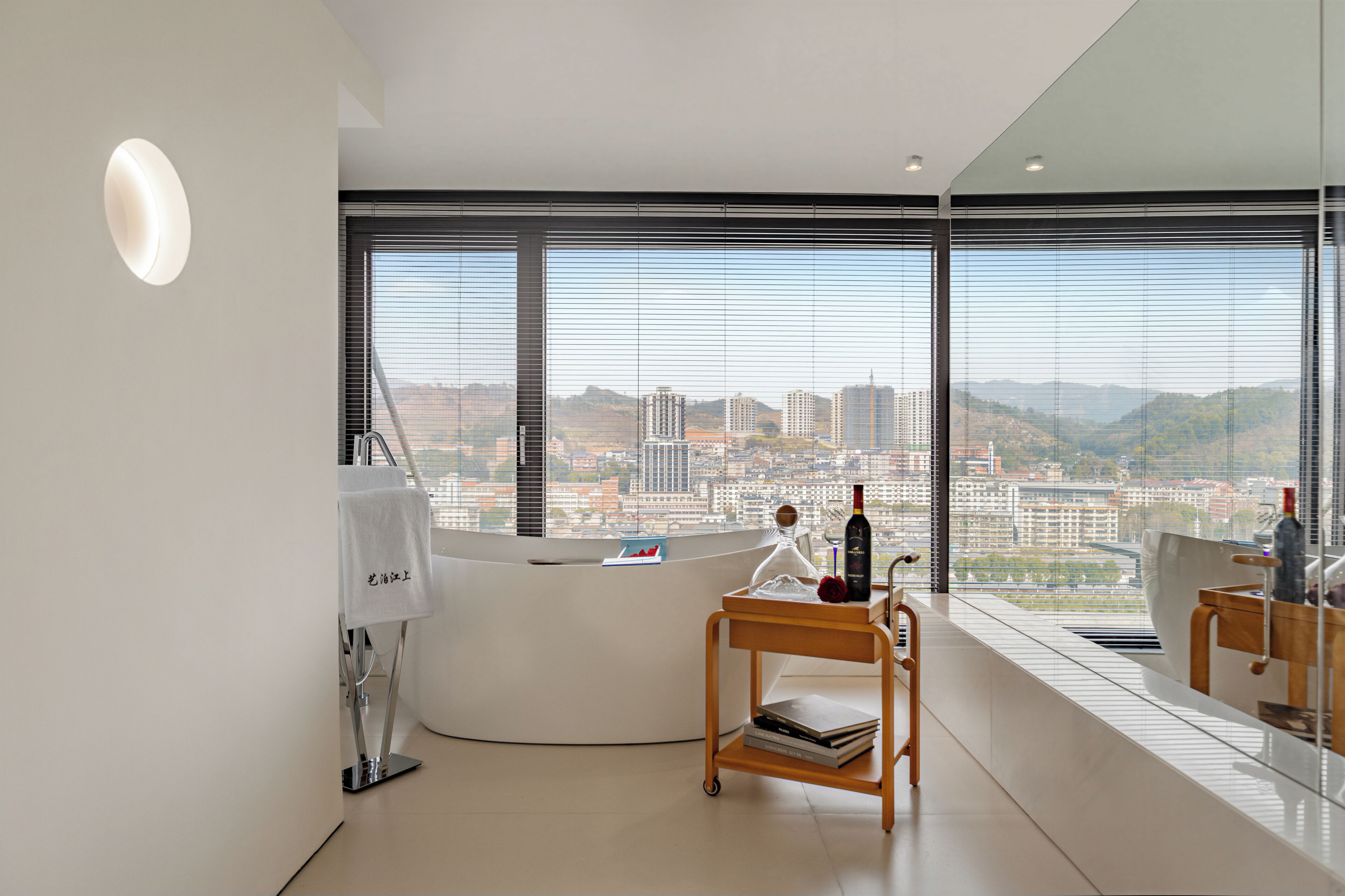 Superior Duplex, River View | Deep-soaking bathtub