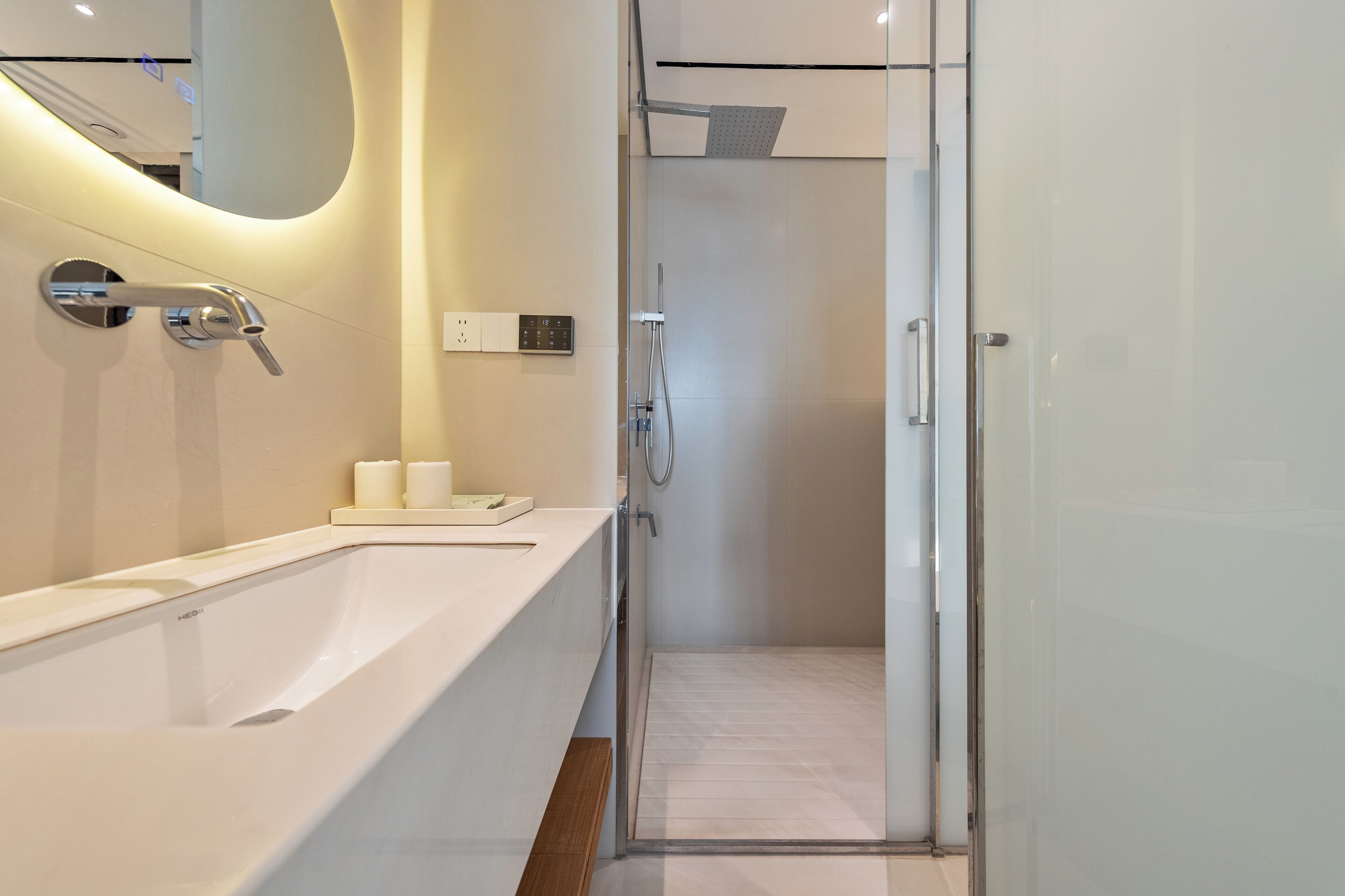 Superior-Maisonette, Flussblick | Badezimmer | Hausschuhe