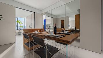 Dúplex superior, vista al río | Comedor