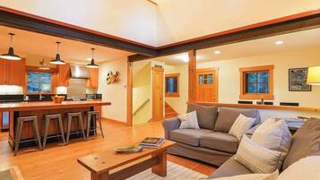Smart TV, fireplace, stereo, offices