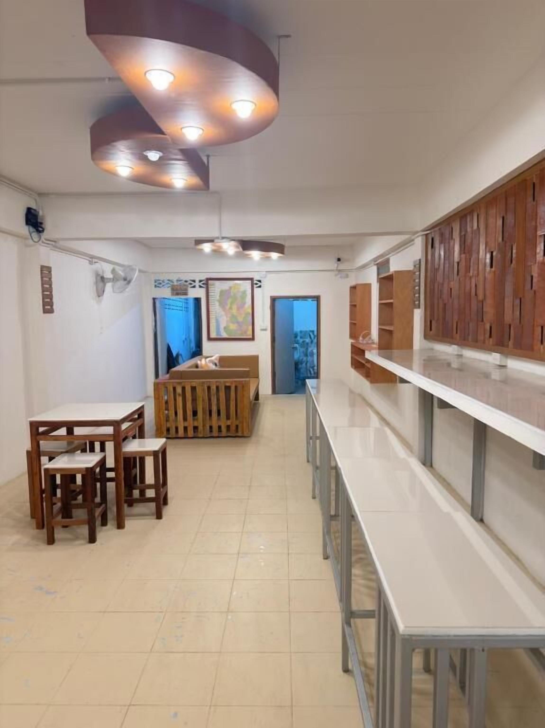 Dormitorio compartido | Restaurantes