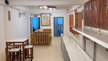 Dormitorio compartido | Restaurantes