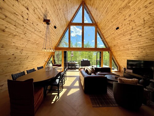 Luxury A-Frame w/ Hot Tub in Moose Country, 8 mins away from RMNP