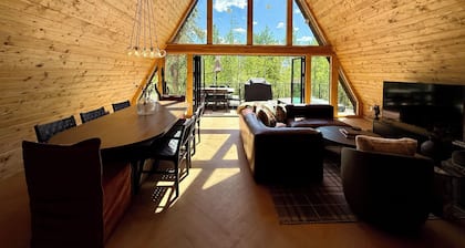Luxury A-Frame w/ Hot Tub in Moose Country, 8 mins away from RMNP