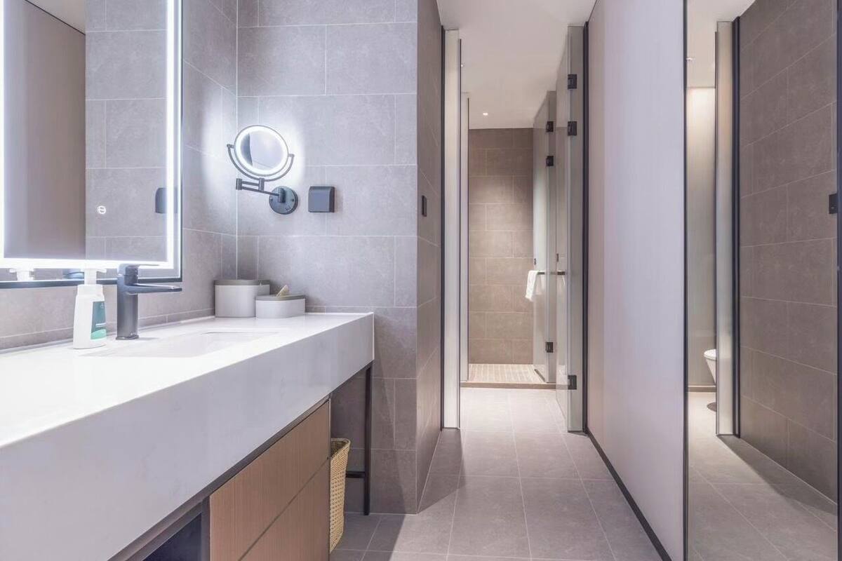 Superior Twin Room | Bathroom