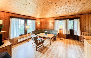 TV, fireplace - Awesome home in Vinstra with sauna (Vinstra)