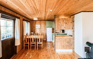 Coffee/tea maker, fridge, oven, stovetop - Beautiful home in Vinstra with sauna (Vinstra)