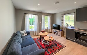TV - Amazing apartment in Spangereid with WiFi (Lindesnes)